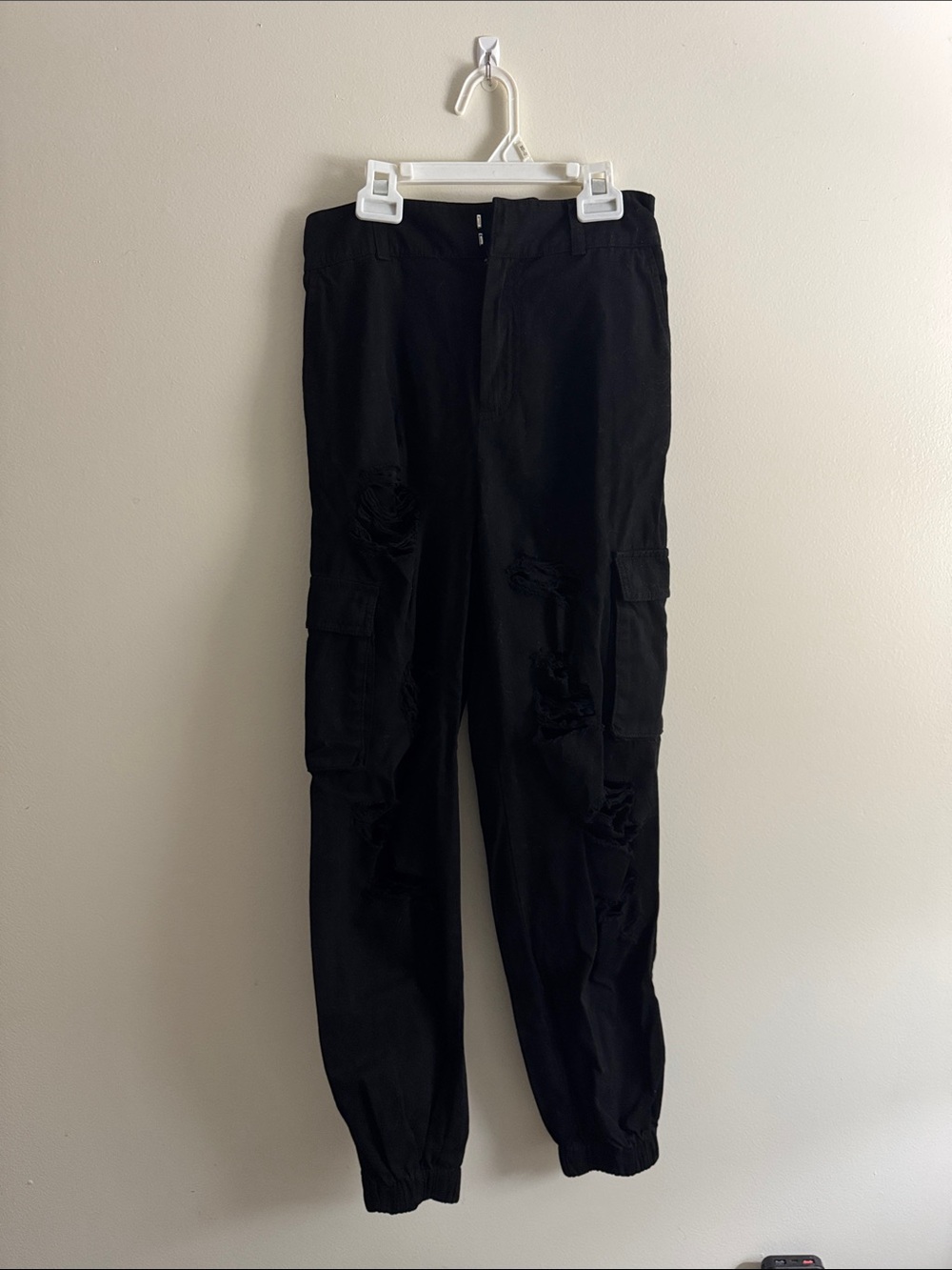 Forever 21 Women’s Black Cargo Pants